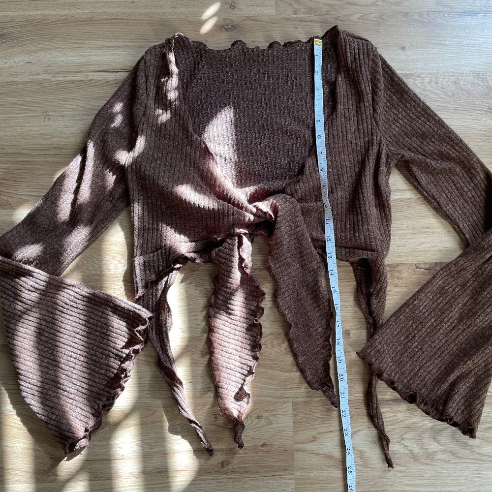 flared long-sleeved front tie blouse